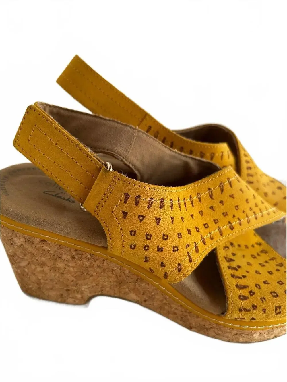 Clarks Giselle Bay Mustard Suede Slingback Wedges Sz 7.5